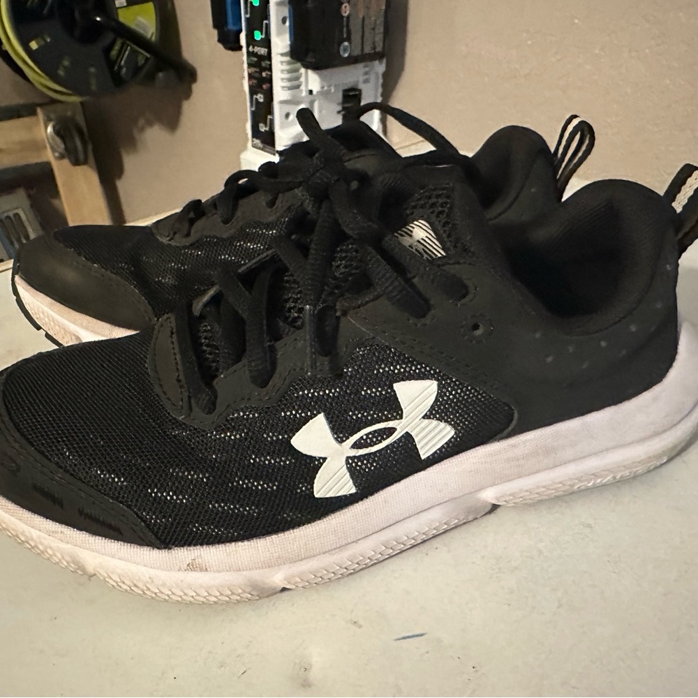 Under Armour Black Athletic Footwear